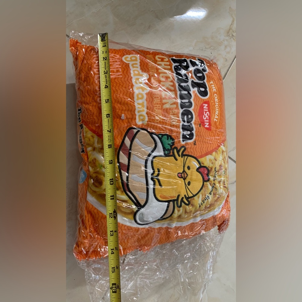 GUDETAMA TOP RAMEN (pillow)